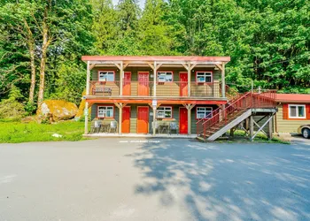 Holiday Motel & RV Resort hotel thumbnail 4