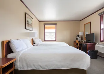 Creston Hotel hotel thumbnail 7