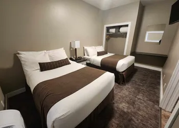 Creston Hotel hotel thumbnail 8