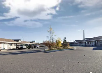 Bow River Inn hotel thumbnail 2