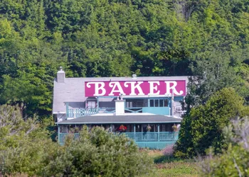 Auberge Baker hotel thumbnail 8