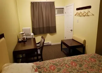 7 West Motel hotel thumbnail 6