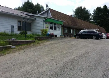 Cedar Lane Motel hotel thumbnail 6