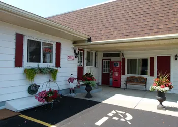Country Squire Motel hotel thumbnail 2