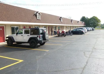 Country Squire Motel hotel thumbnail 5