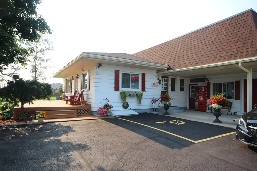 Country Squire Motel hotel detail image 6