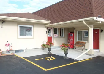 Country Squire Motel hotel thumbnail 8