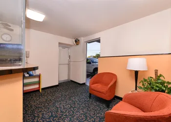 Media Inn and Suites hotel thumbnail 2