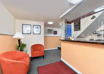 Media Inn and Suites hotel thumbnail 3