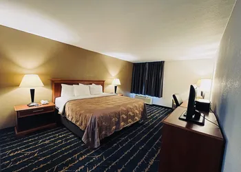 Quality Inn hotel thumbnail 5