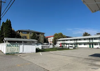 Empire Motel hotel thumbnail 3