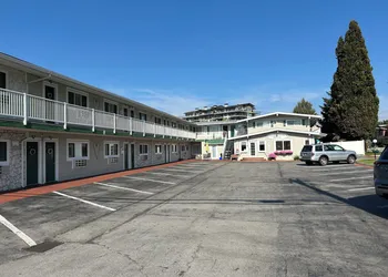 Empire Motel hotel thumbnail 4