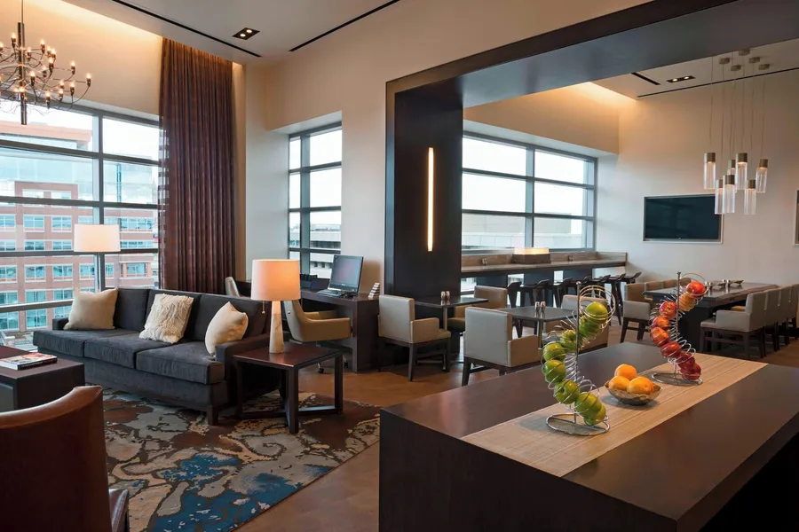 Buffalo Marriott at LECOM HARBORCENTER hotel detail image 6