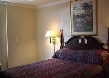 Budget Inn And Suites hotel thumbnail 4