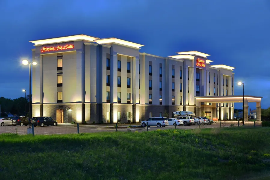 Hampton Inn & Suites Chippewa Falls hotel detail image 2
