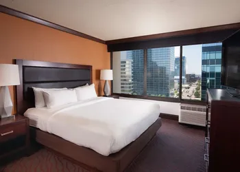 DoubleTree by Hilton Hotel Cleveland Downtown - Lakeside hotel thumbnail 8