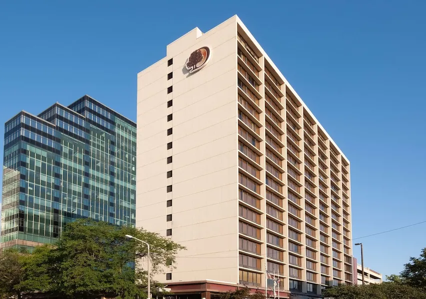 DoubleTree by Hilton Hotel Cleveland Downtown - Lakeside hotel detail image 2