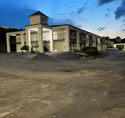 HomeTown Inn & Suites hotel detail image 3