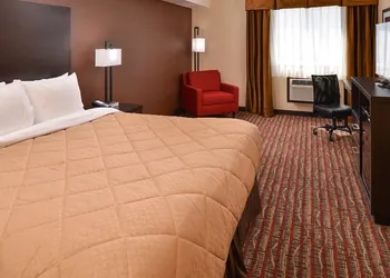 Quality Inn & Suites Tacoma Seattle hotel thumbnail 5