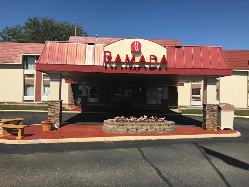 Ramada by Wyndham Albert Lea hotel detail image 2