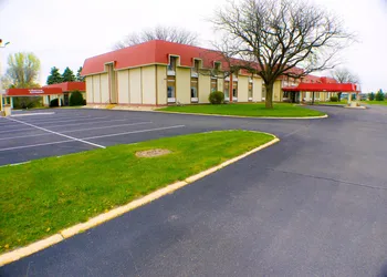 Ramada by Wyndham Albert Lea hotel thumbnail 4
