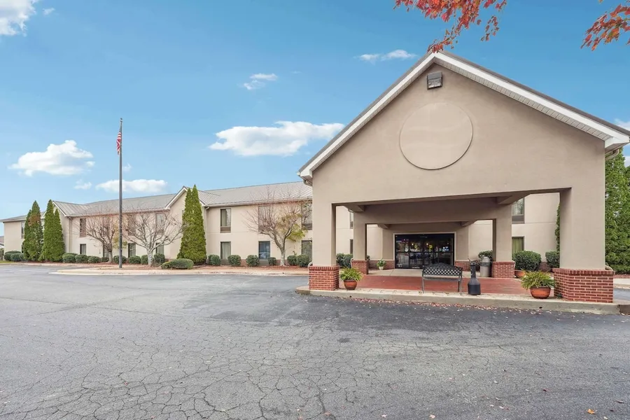 Quality Inn & Suites Dawsonville hotel detail image 2