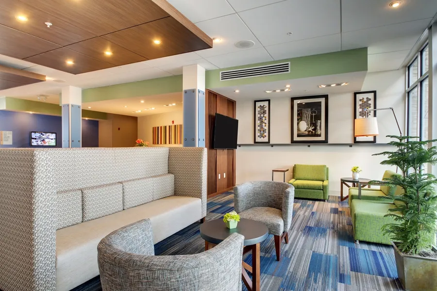Holiday Inn Express & Suites Galesburg by IHG hotel detail image 6