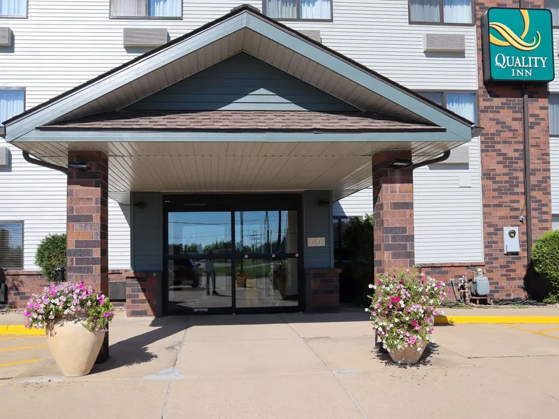 Quality Inn & Suites Bloomington I-55 and I-74 hotel detail image 2