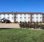 Quality Inn & Suites Bloomington I-55 and I-74 hotel detail image 5
