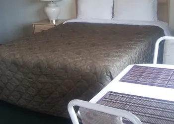 Shoreline Resort hotel thumbnail 6