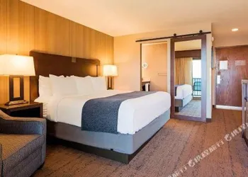 Best Western Plus Superior Inn hotel thumbnail 3