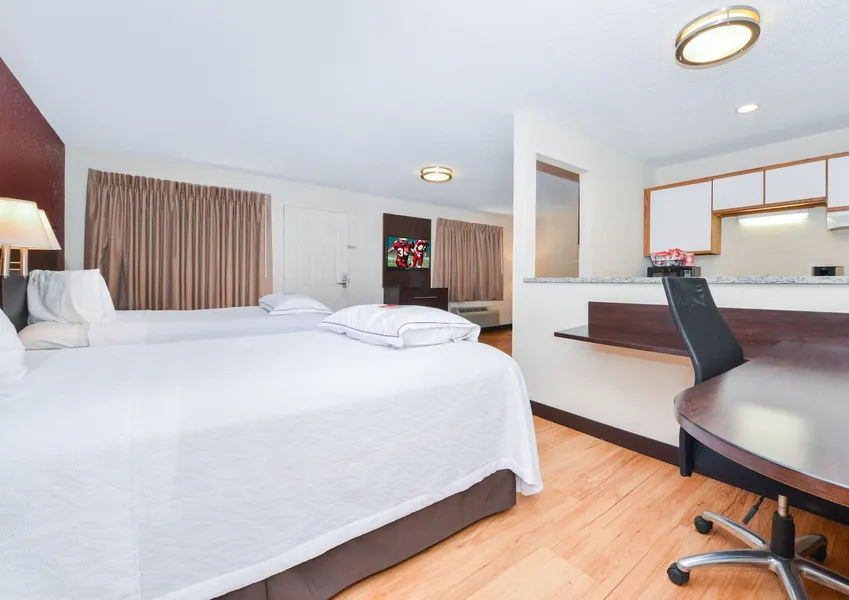 Red Roof Inn PLUS+ & Suites Guilford hotel detail image 6