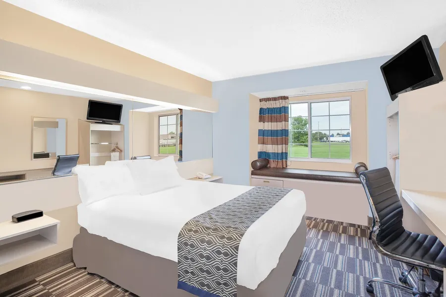 Microtel Inn & Suites By Wyndham Clear Lake hotel detail image 6