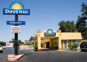 Days Inn by Wyndham King City hotel thumbnail 3