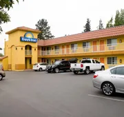 Days Inn by Wyndham King City hotel detail image 5