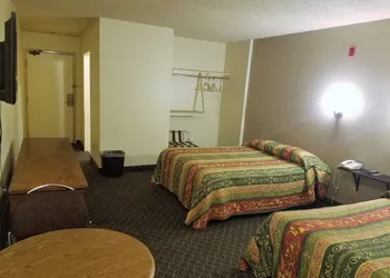 Travel Time Motel hotel thumbnail 7