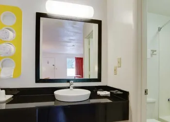 Motel 6 Cartersville GA hotel thumbnail 4
