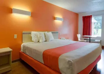Motel 6 Cartersville GA hotel thumbnail 3
