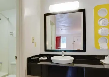 Motel 6 Cartersville GA hotel thumbnail 5
