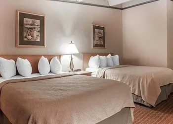 Quality Inn Lake of the Ozarks hotel thumbnail 3