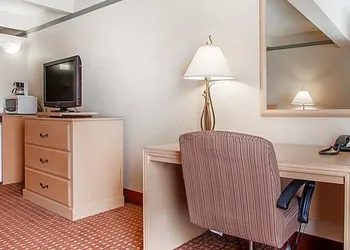 Quality Inn Lake of the Ozarks hotel thumbnail 7