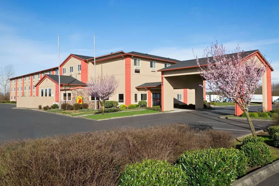Super 8 by Wyndham Bellingham Airport/Ferndale hotel detail image 2
