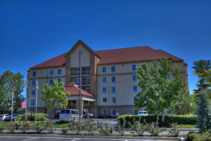 La Quinta Inn & Suites by Wyndham Pigeon Forge hotel detail image 2