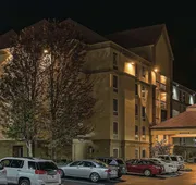 La Quinta Inn & Suites by Wyndham Pigeon Forge hotel detail image 3