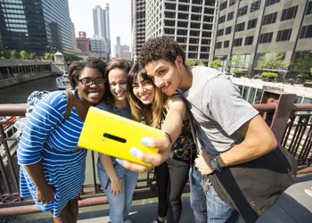 HI Chicago Hostel hotel thumbnail 2