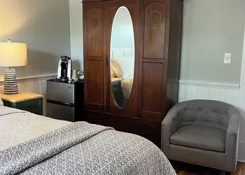 Abalonia Inn hotel thumbnail 7