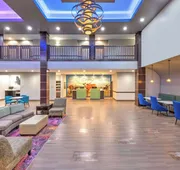 La Quinta Inn & Suites by Wyndham Tyler - University Area hotel detail image 4