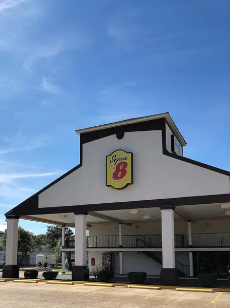 Super 8 by Wyndham Gulfport Airport NW/Near Biloxi hotel detail image 2