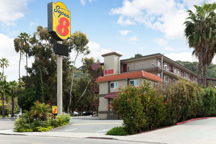 Super 8 by Wyndham San Diego Hotel Circle hotel detail image 2