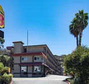 Super 8 by Wyndham San Diego Hotel Circle hotel detail image 4